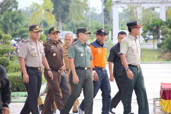 Bupati dan Ketua DPRD Rohil Berjibaku Padamkan Api, Ini Hanya Simulasi Penangan Karlahut