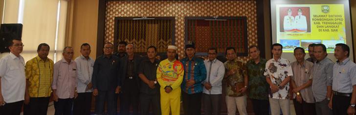 Anggota DPRD Trenggalek Belajar Sistem Perizinan di Siak