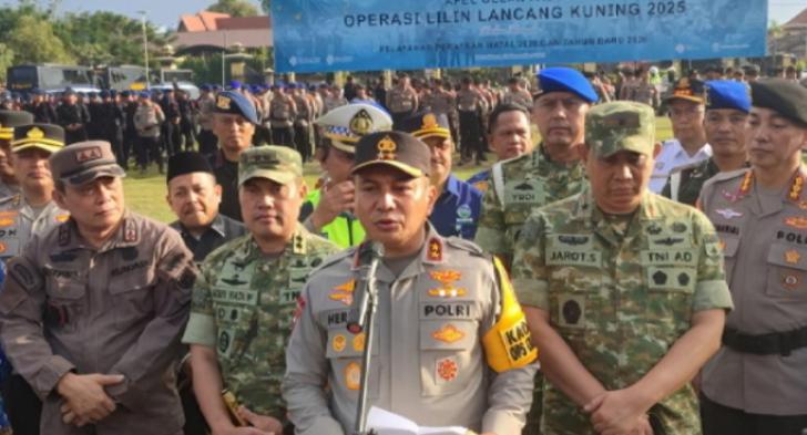 Kapolda Riau Pimpin Apel Pasukan Operasi Lilin Lancang Kuning 2025